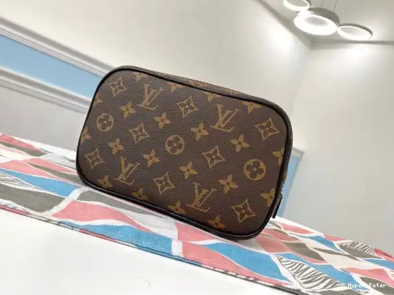 Hyperpeter PM LOUIS TOILETRY VUITTON POUCH 0211